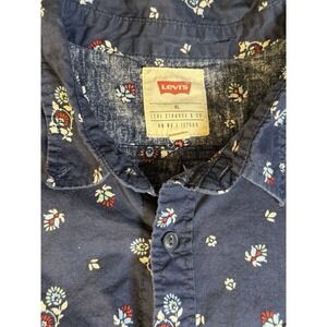 Levi Strauss Mens Blue Floral Short Sleeve Button Up Size XL